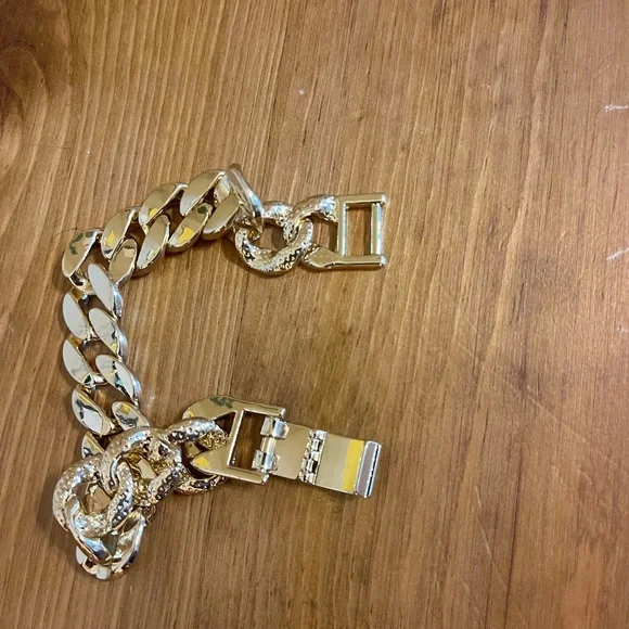 New York gold tone chunky necklace, bracelet, earrings set 16 “ - Picture 5 of 9